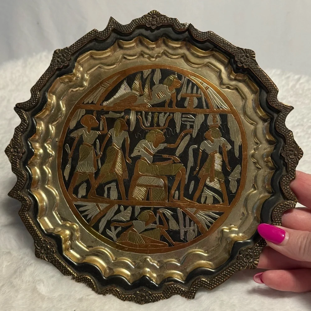 Decorative Vintage MCM Metal Brass Copper Wall Plate Egyptian Pharaoh Motif Rare